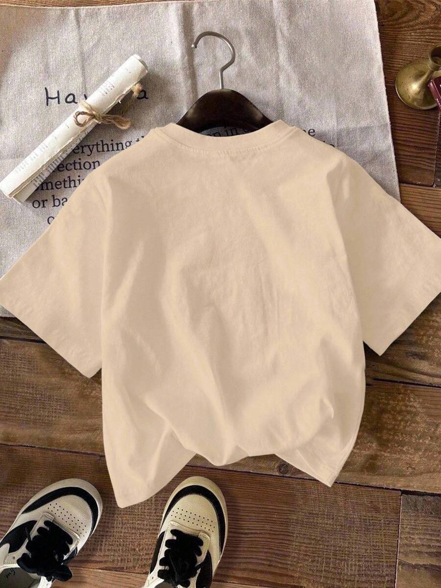 Women's Loose Fit Leaf Print T-Shirt – Casual Round Neck Short Sleeve Summer Top for Back to School and Everyday Outfits