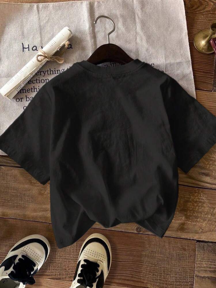 Women's Loose Fit Leaf Print T-Shirt – Casual Round Neck Short Sleeve Summer Top for Back to School and Everyday Outfits