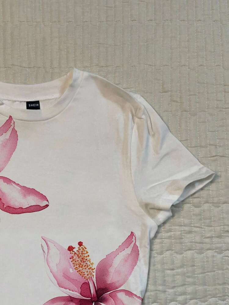Women's Floral Print Fitted T-Shirt – Casual Short Sleeve Crew Neck Summer Top for Vacation, Going Out, and Daily Wear
