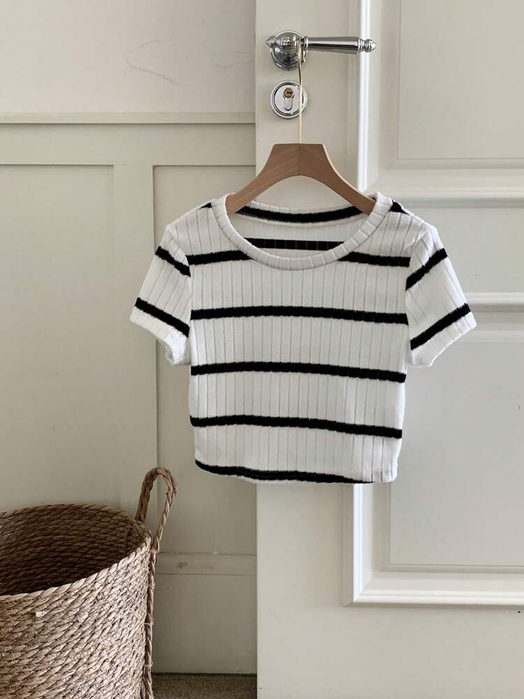 Women's Ribbed Knit Cropped T-Shirt, Casual Short Sleeve Round Neck Summer Top for Daily Wear