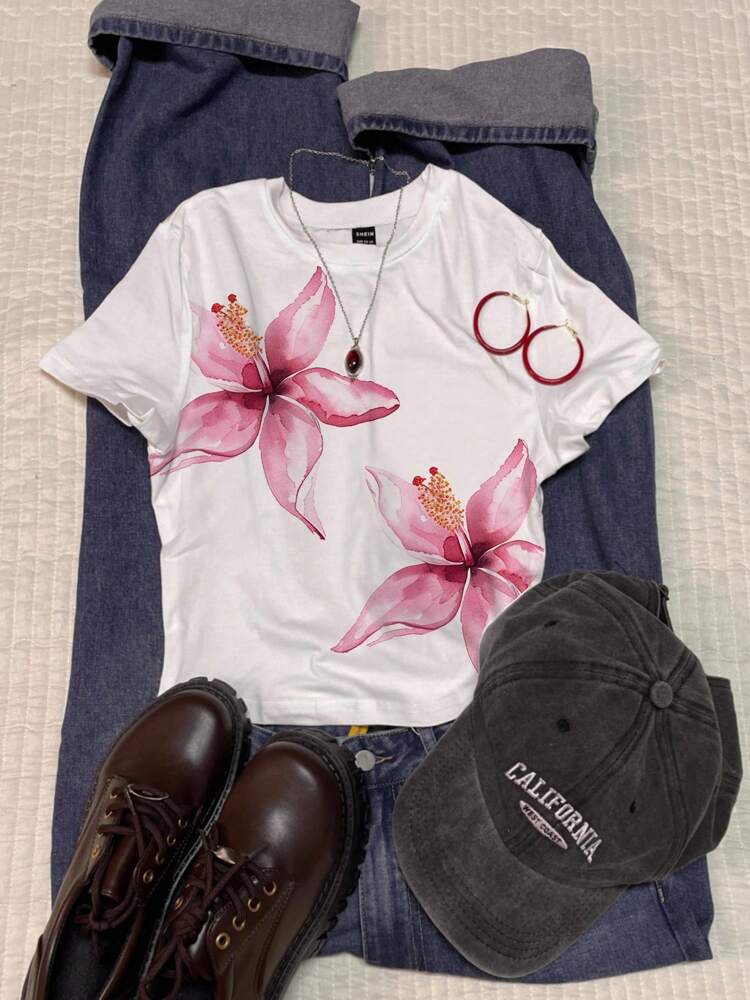 Women's Floral Print Fitted T-Shirt – Casual Short Sleeve Crew Neck Summer Top for Vacation, Going Out, and Daily Wear